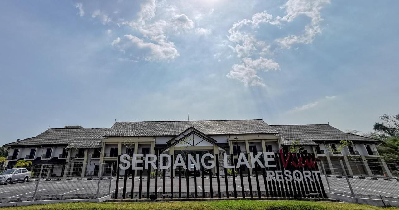 Serdang Lake View Resort Sungai Kechil Εξωτερικό φωτογραφία
